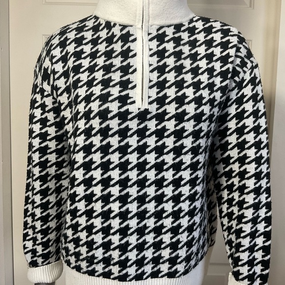 Talbots Women's size Medium Black White Houndstooth Quarter Zip Sweater - Picture 3 of 12